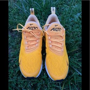 Wmns Air Max 270 'University Gold